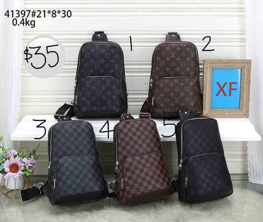 PU L O U I S Crossbody 2